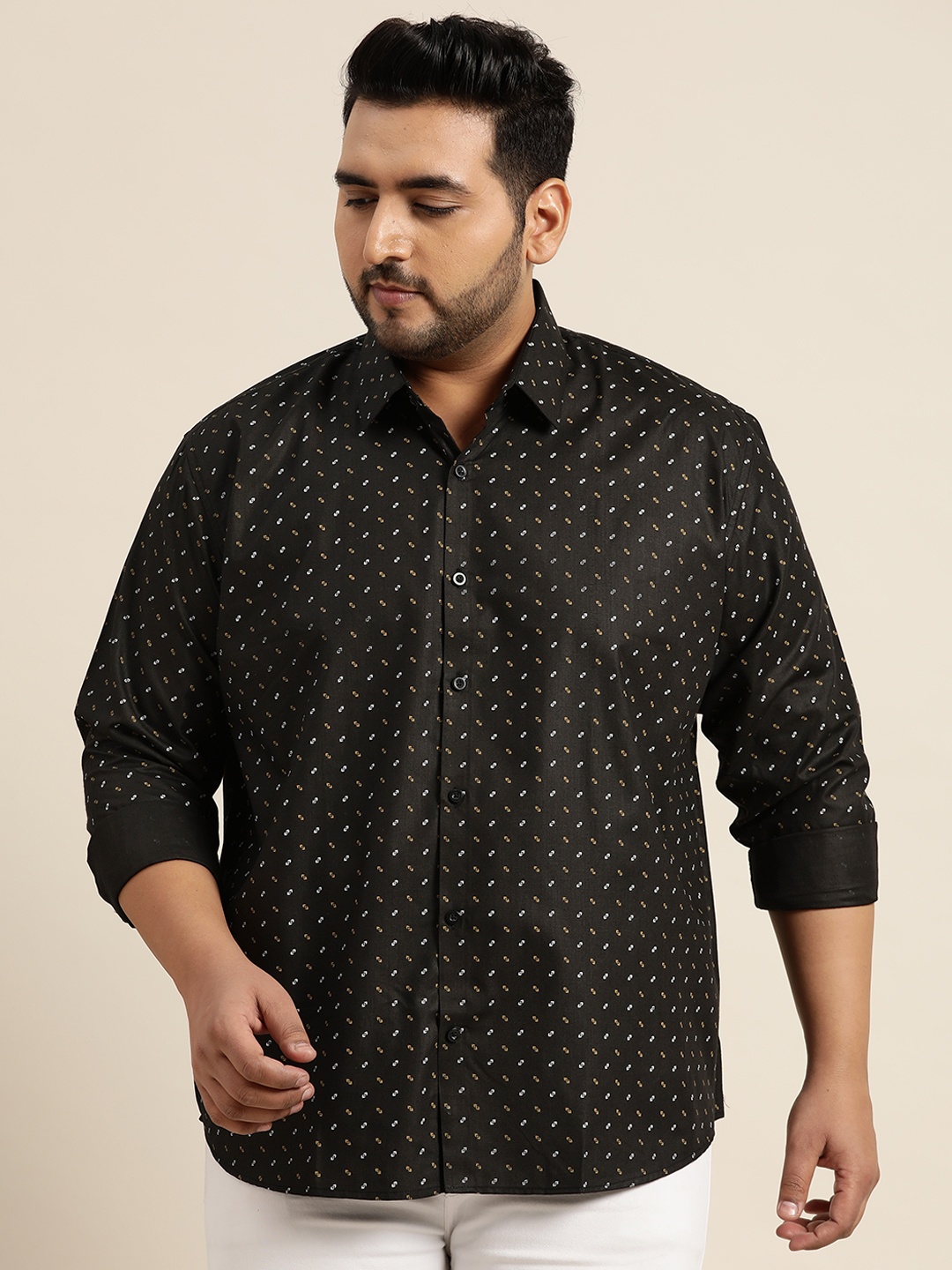 

SOJANYA PLUS Men Plus Size Black & White Classic Printed Casual Shirt
