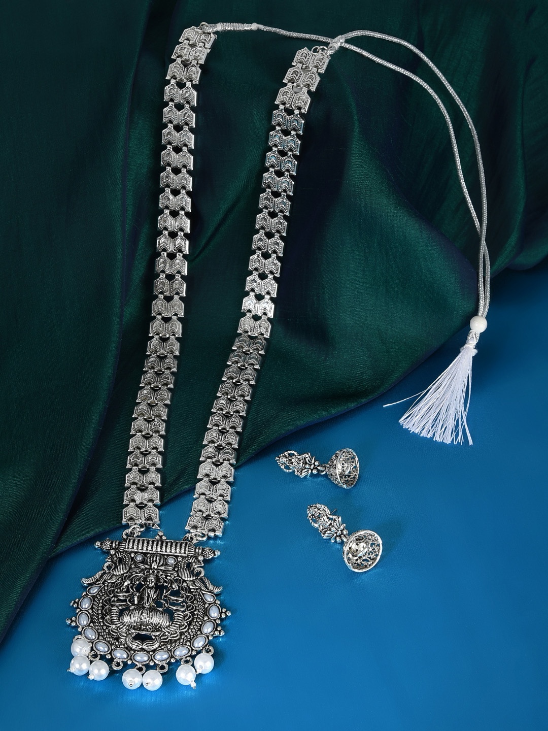 

Zaveri Pearls Silver-Plated Oxidised Jewellery Set