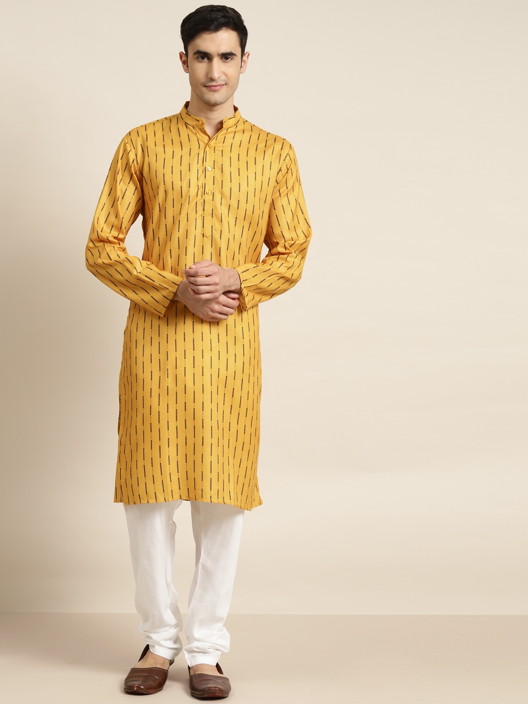 

SOJANYA Men Mustard Yellow & Black Geometric Printed Pure Cotton Kurta