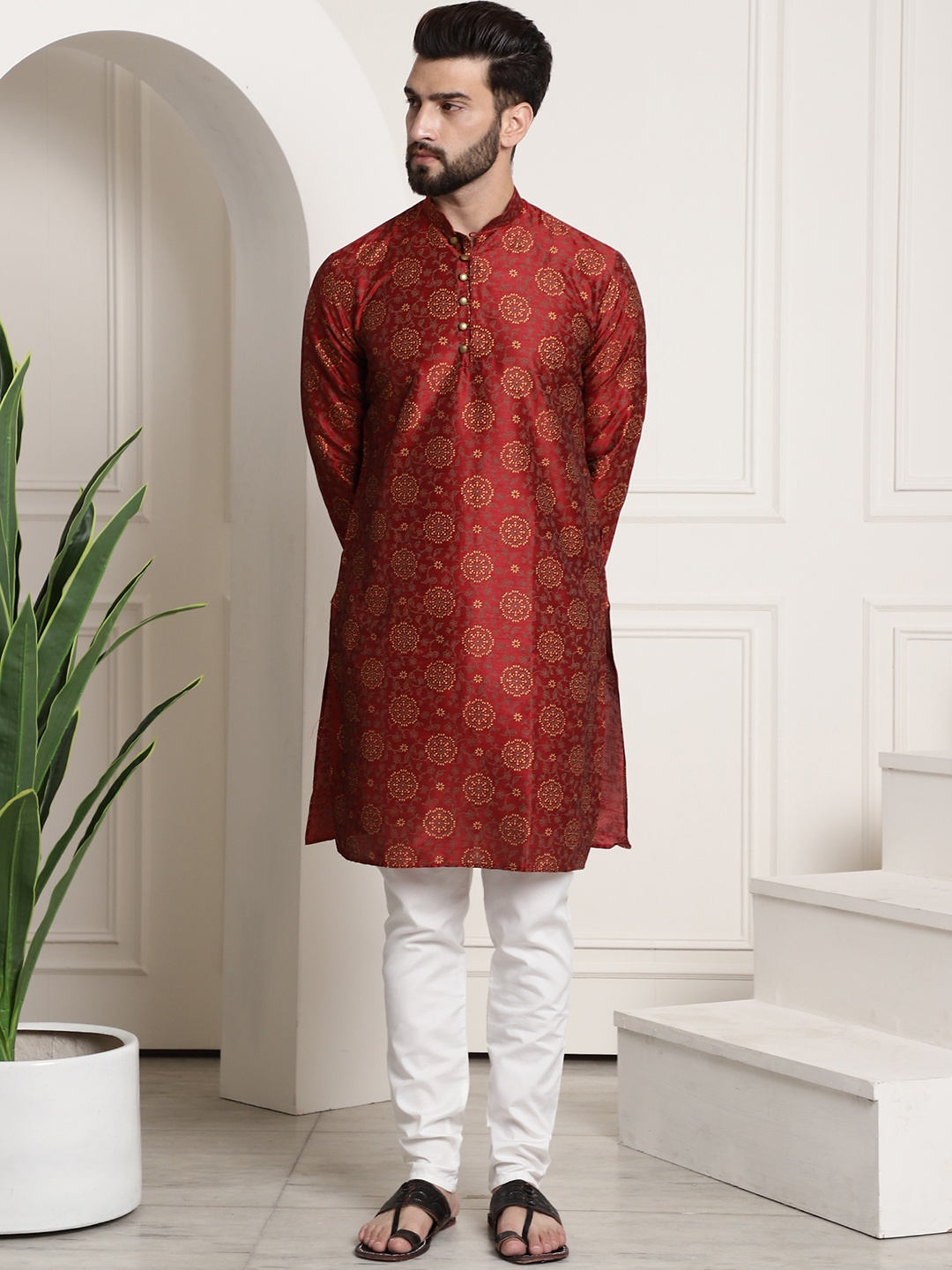 

SOJANYA Men Maroon & Off-White Printed Kurta with Pyjamas