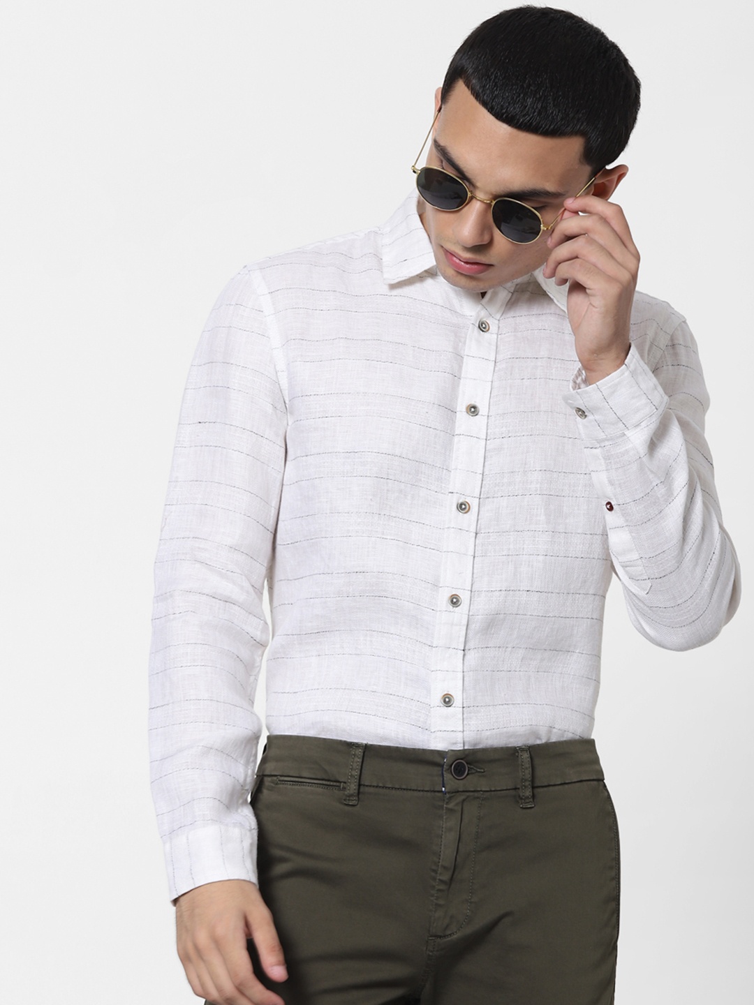 

Jack & Jones Men White & Brown Regular Fit Striped Semiformal Shirt