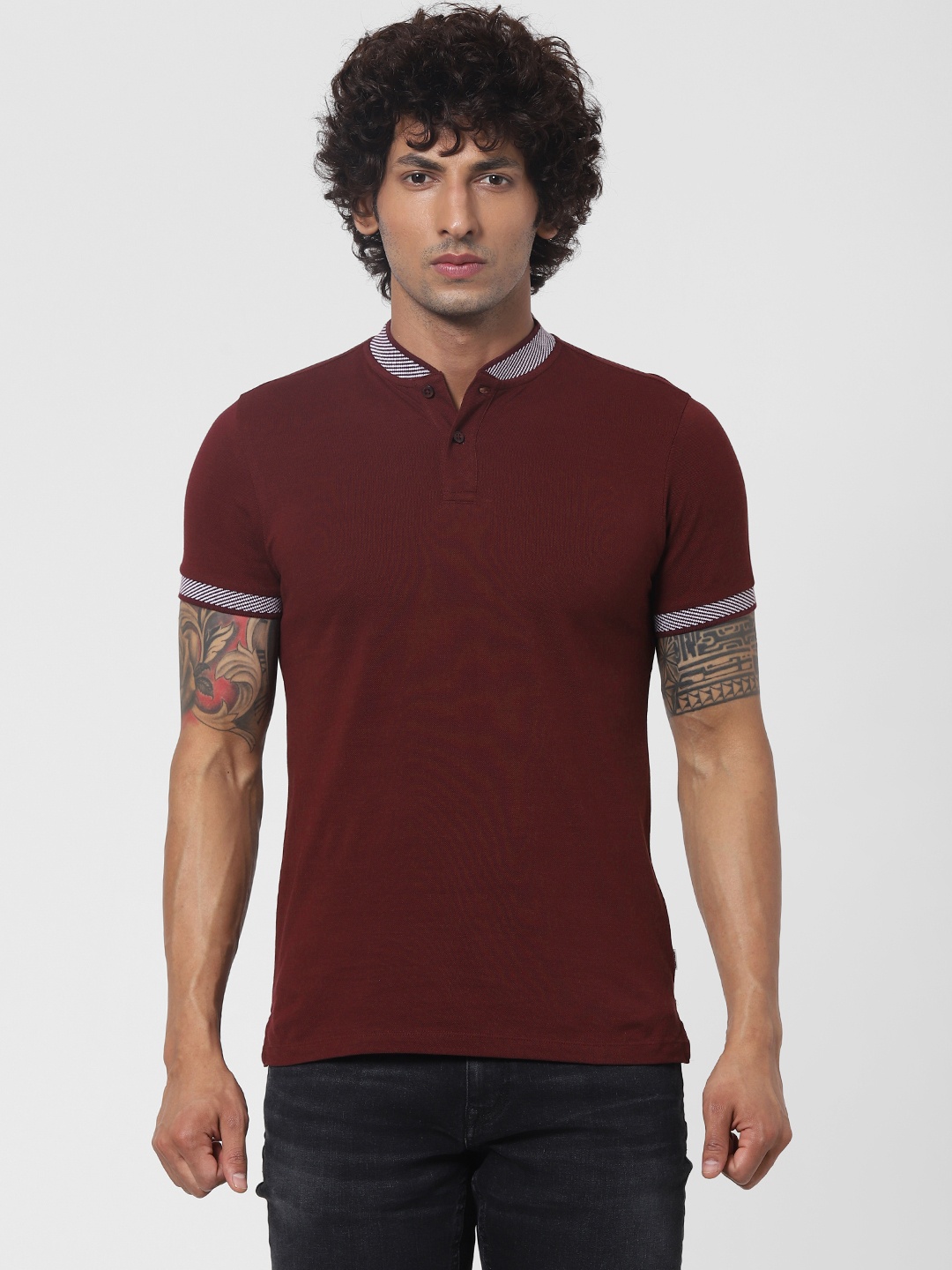 

Jack Jones Men Burgundy Solid Henley Neck Pure Cotton T-shirt