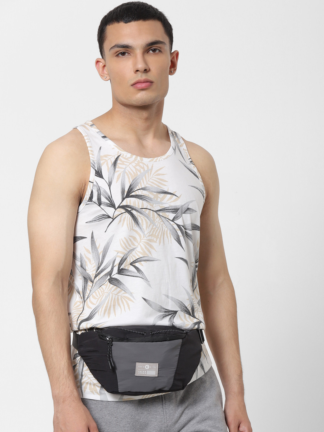 

Jack & Jones Men White & Grey Tropical Printed Round Neck T-shirt