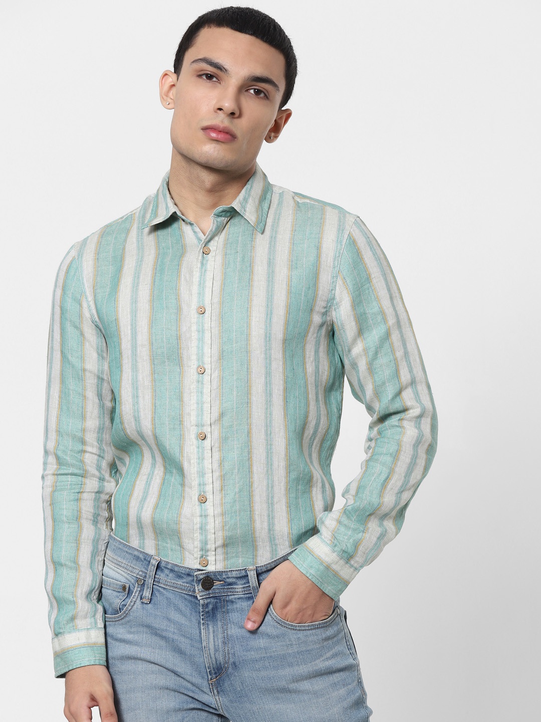 

Jack & Jones Men White & Green Regular Fit Striped Casual Shirt