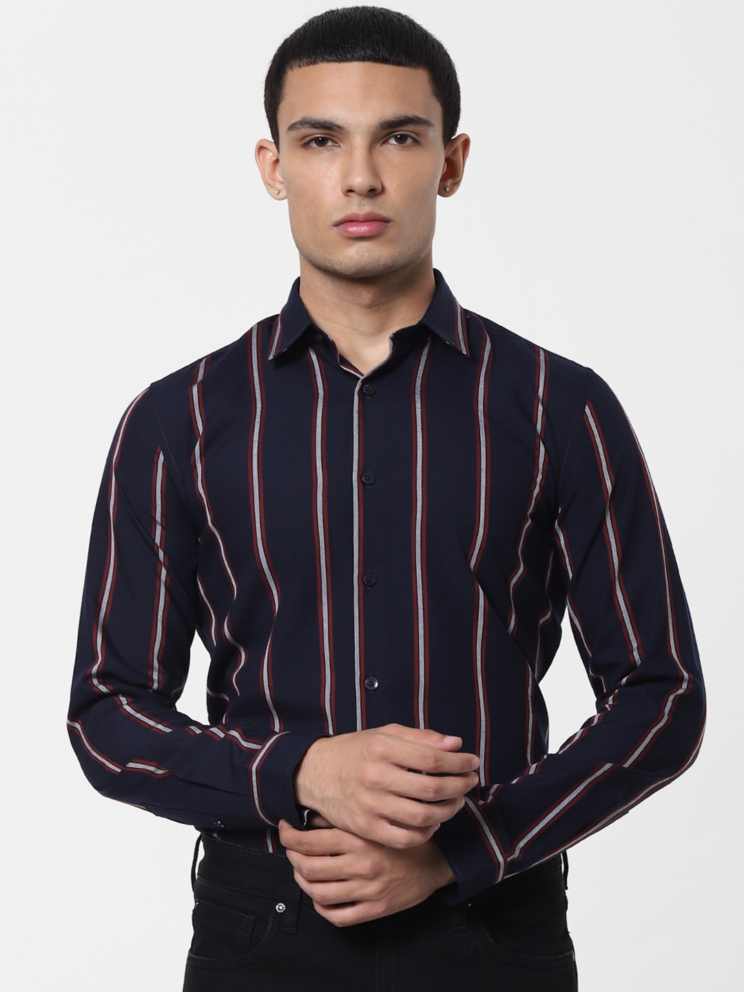 

Jack & Jones Men Blue & White Regular Fit Striped Casual Shirt