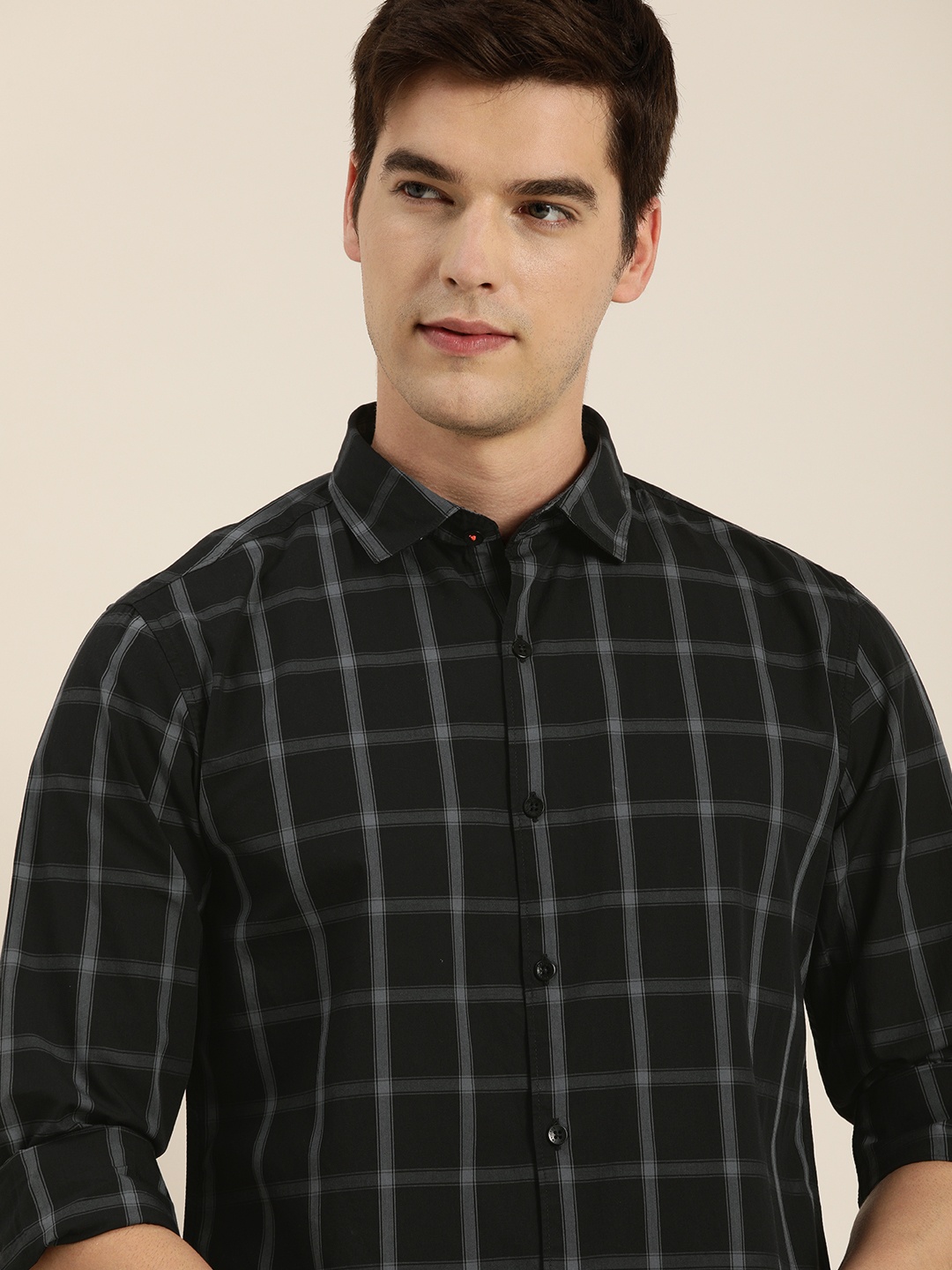 

INVICTUS Men Black & Grey Slim Fit Checked Sustainable Casual Shirt