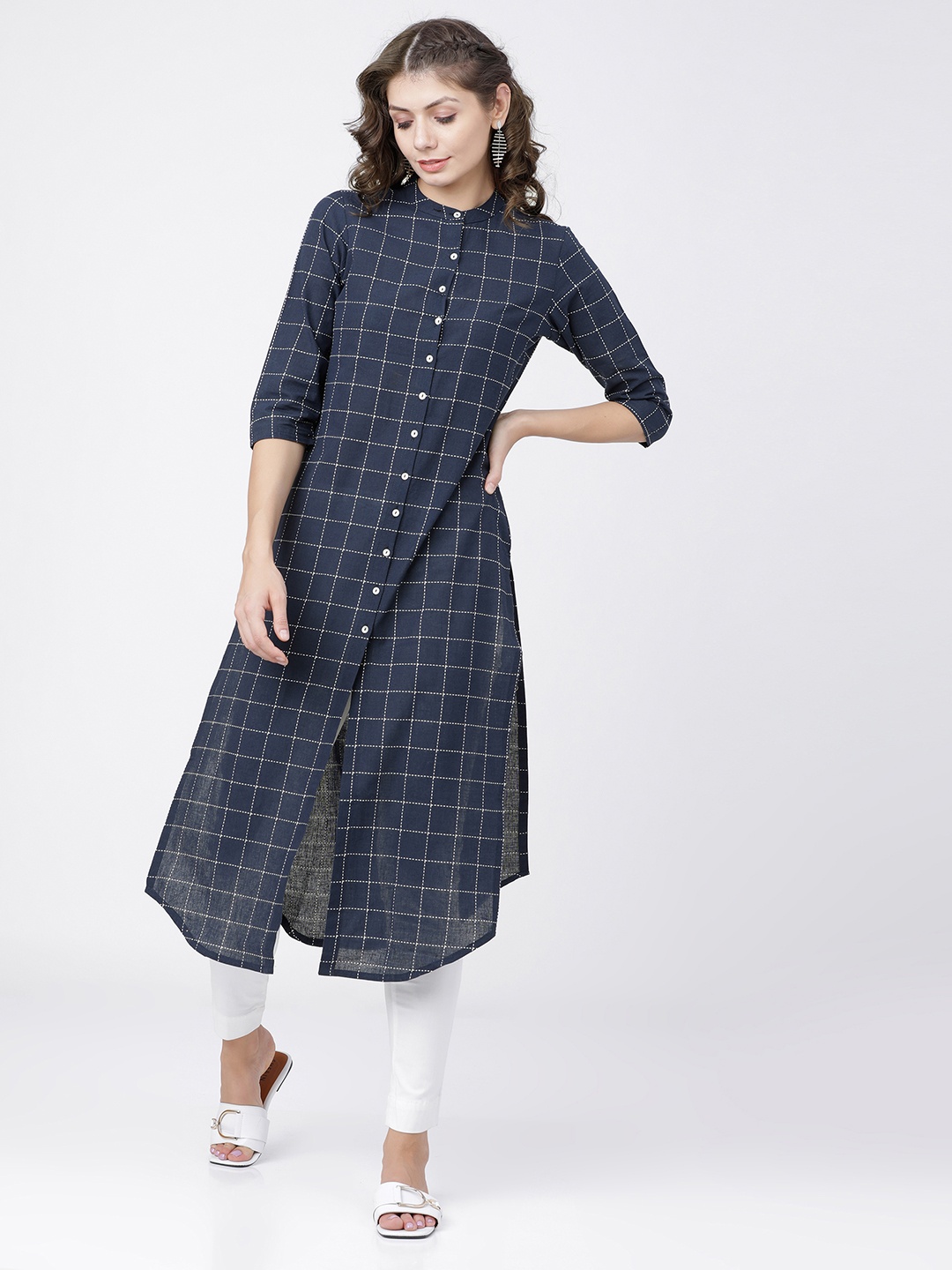 

Vishudh Women Navy Blue & Off White Checked Thread Work Kurta