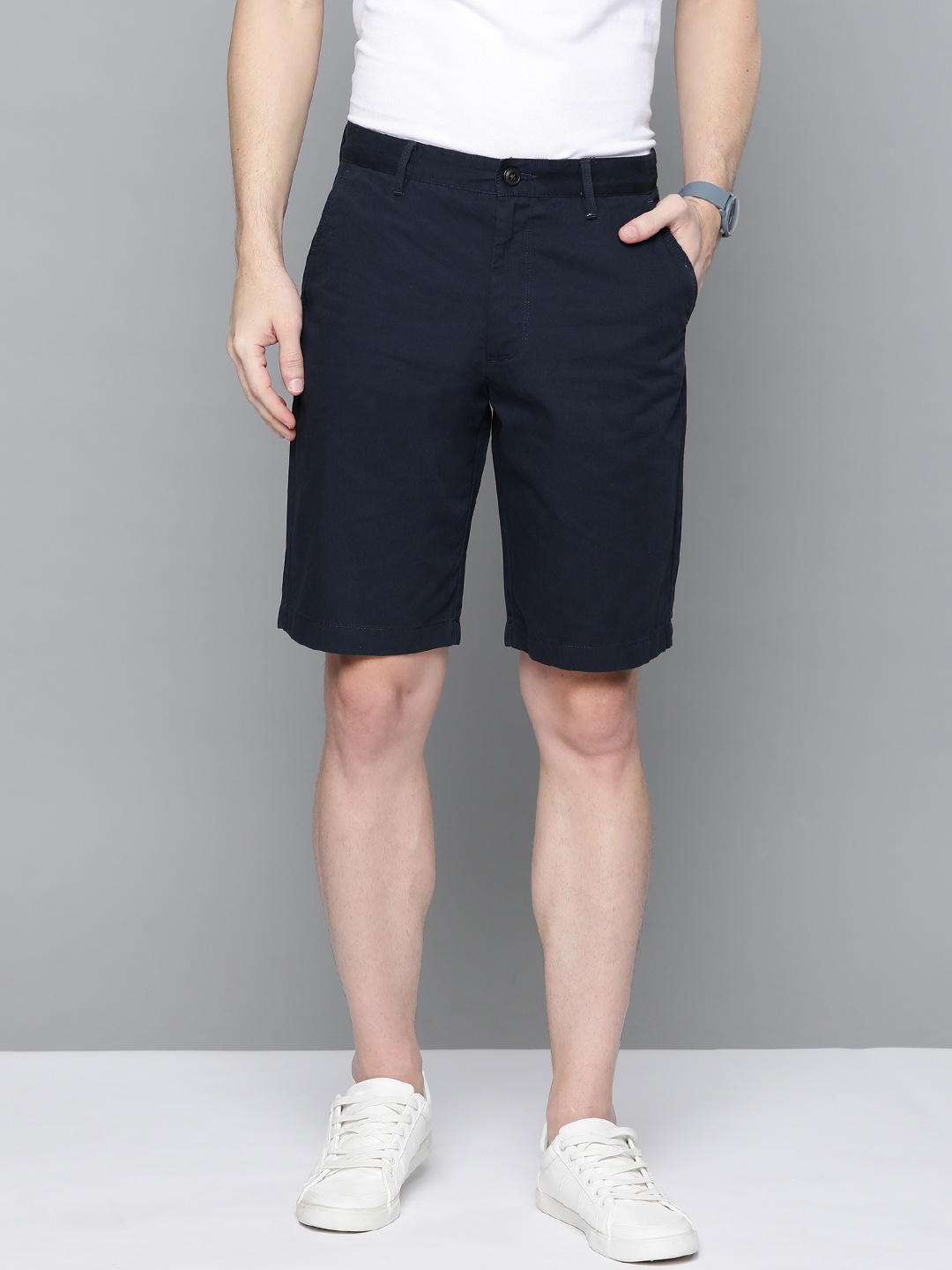 

Indian Terrain Men Navy Blue Pure Cotton Solid Chino Shorts