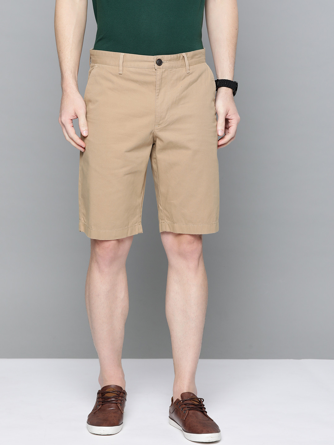 

Indian Terrain Men Beige Pure Cotton Solid Chino Shorts