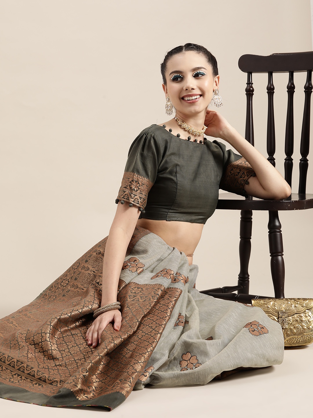 

Saree mall Ethnic Motifs Silk Blend Saree with Woven Design border, Grey