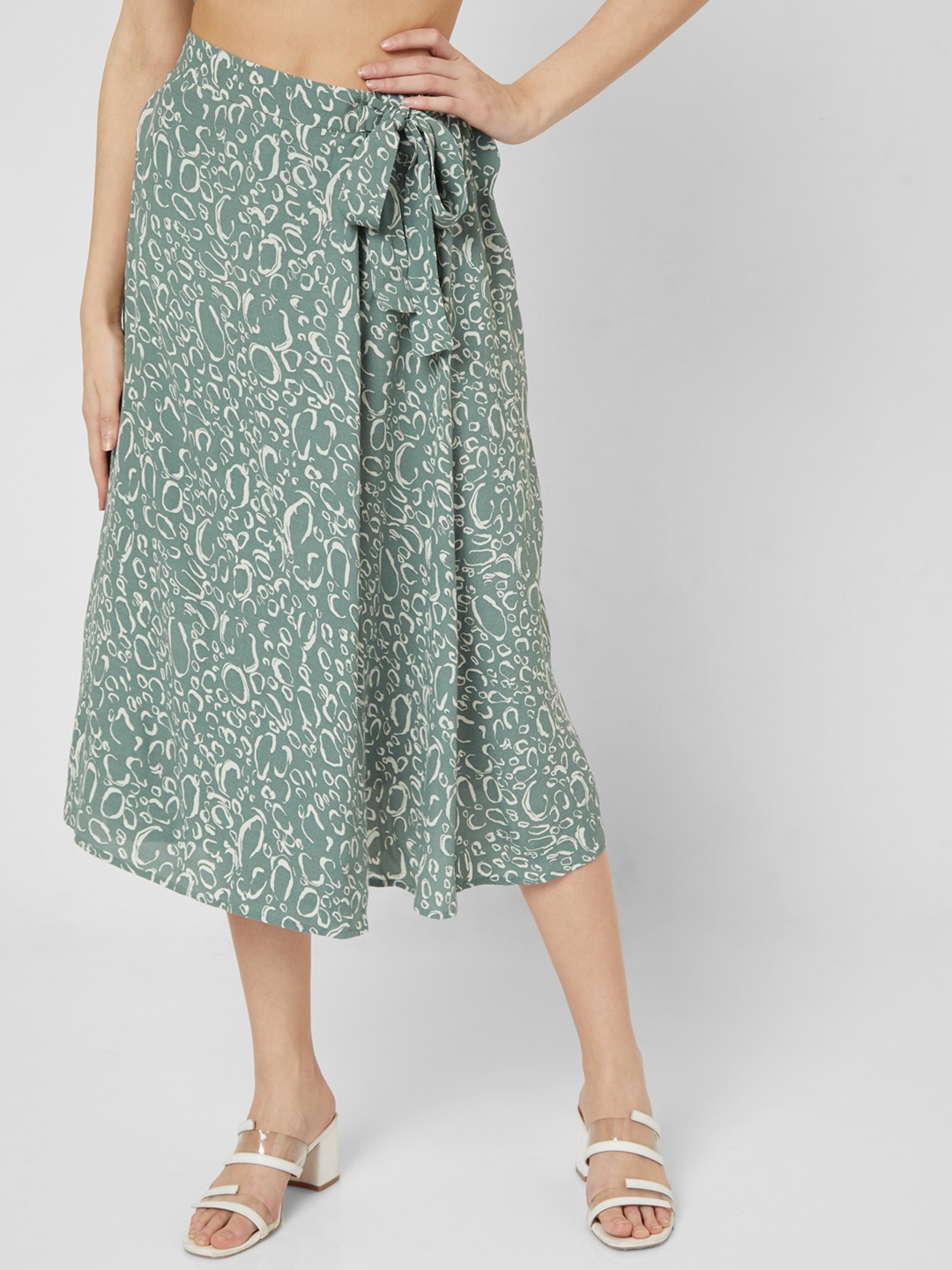 

Vero Moda Women Grey with Tinge of Green Printed A-Line Skirt with Tie-up