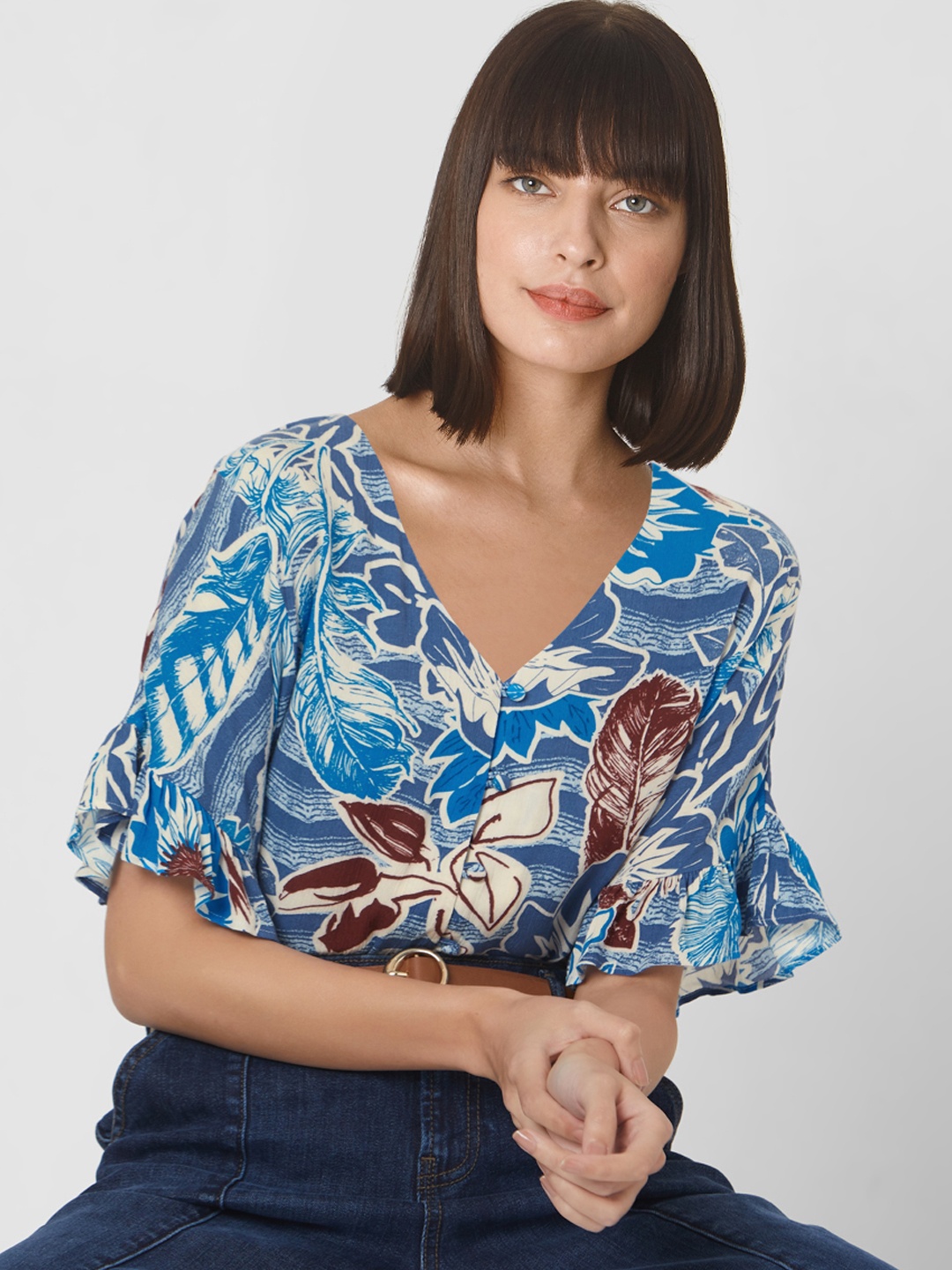 

Vero Moda Blue Floral Printed Bell Sleeves Regular Top