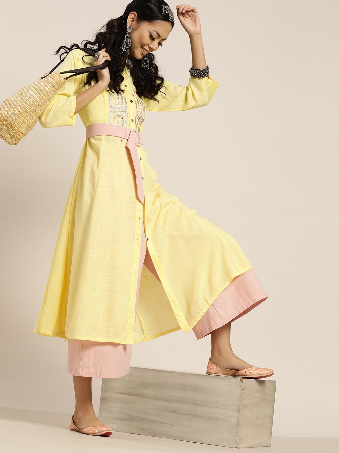 

Shae by SASSAFRAS Women Yellow Yoke Design Fusion A-Line Kurta