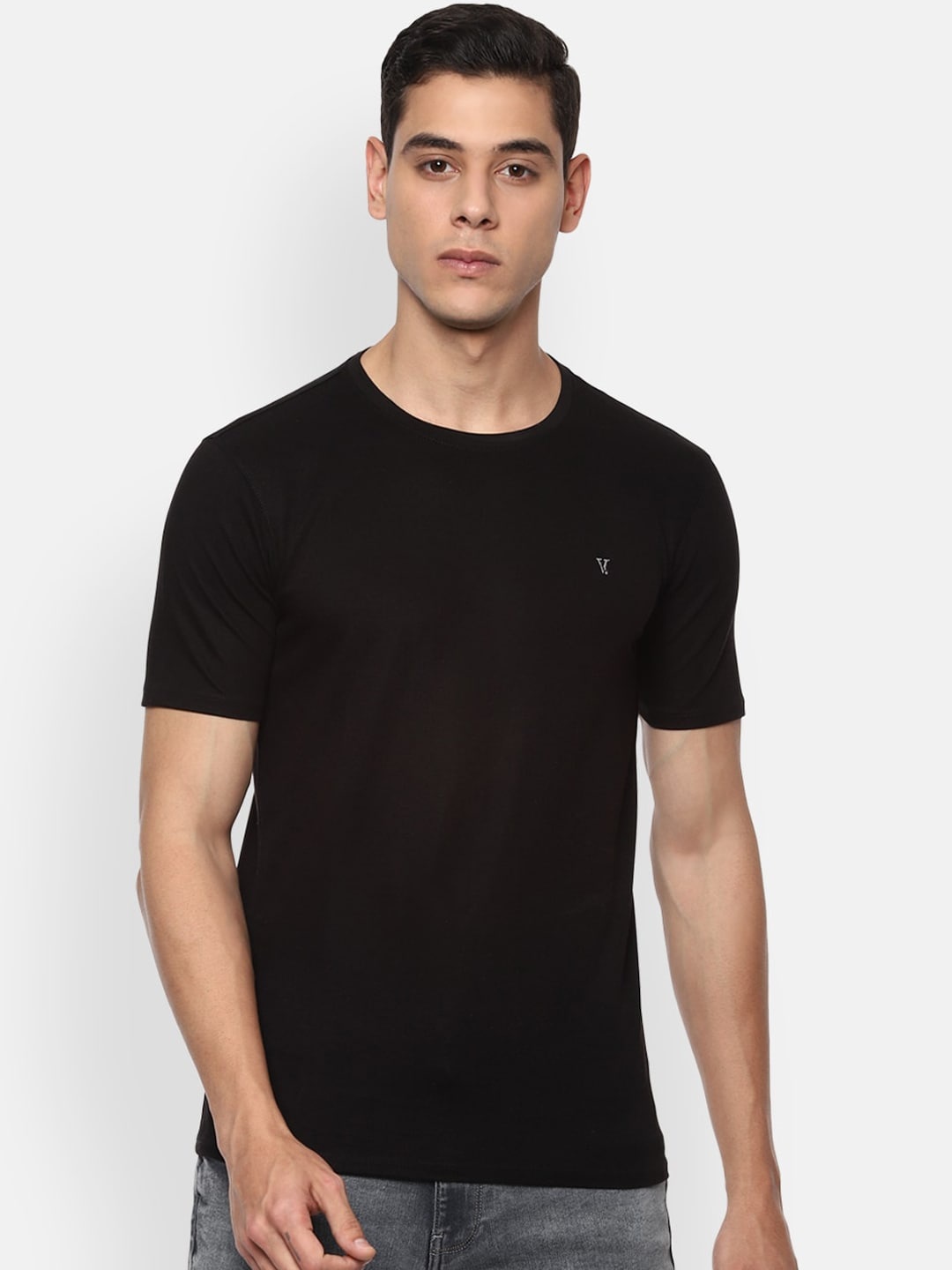 

V Dot Men Black Solid Round Neck Slim Fit T-shirt