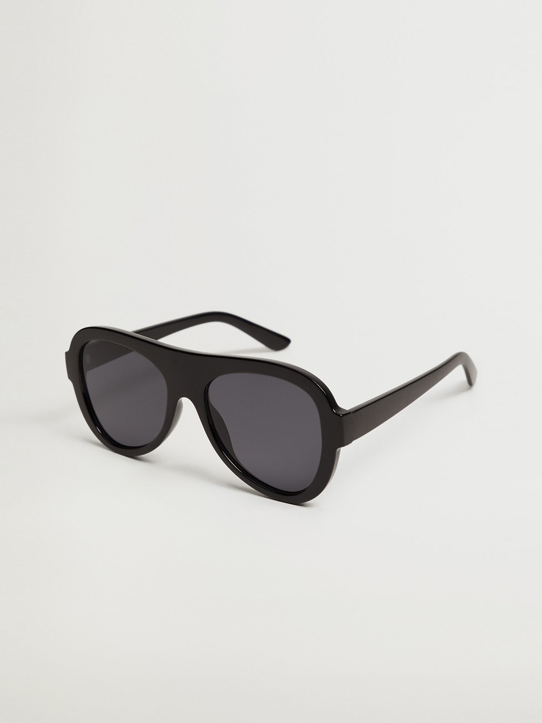 

MANGO Women Sustainable Oval Sunglasses with UV Protected Lens, Black