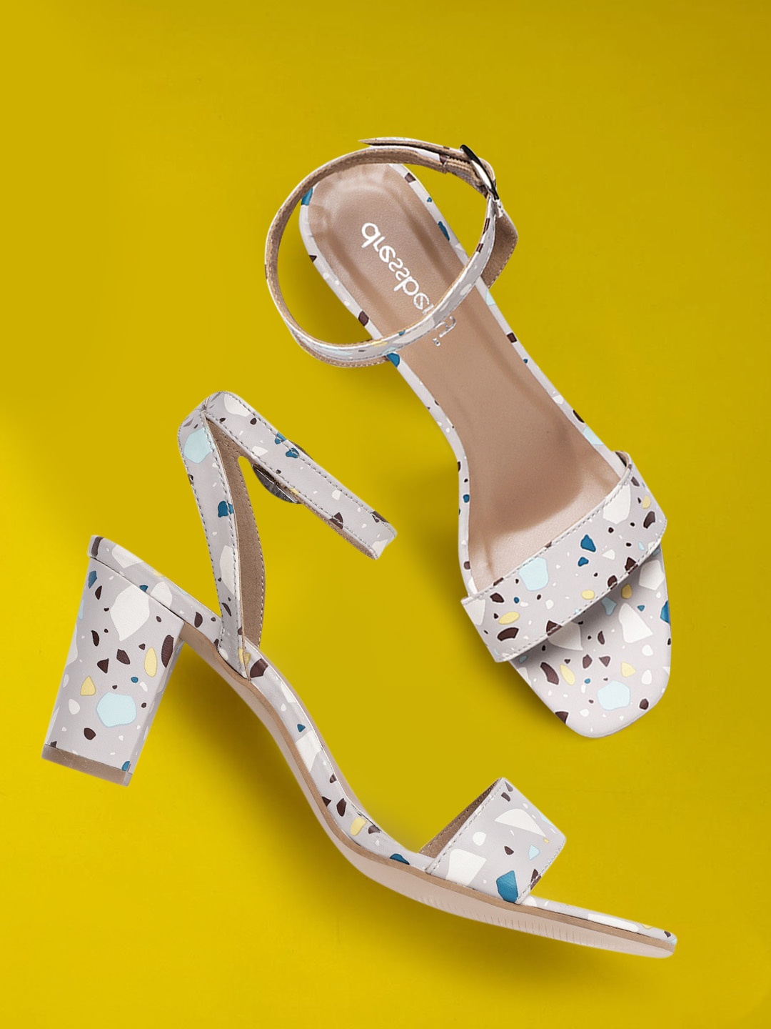 

DressBerry Women Grey & White Printed Block Heels