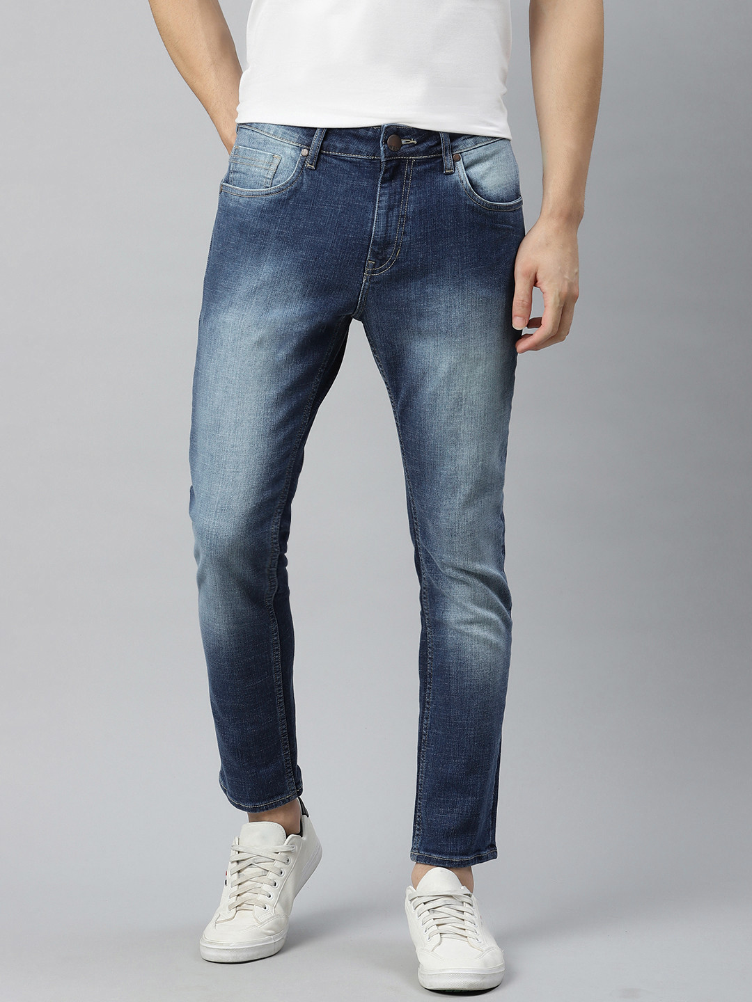 

Mast & Harbour Men Navy Blue Heavy Fade Stretchable Jeans