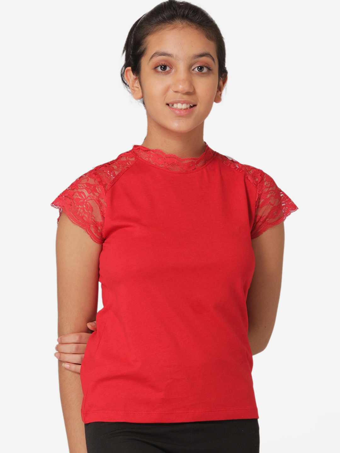 

Mode by Red Tape Girls Red Solid Round Neck T-shirt
