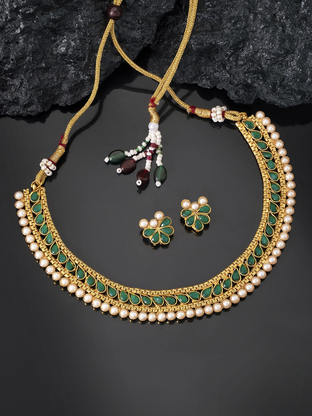 

Peora Green & White Gold-Plated Kundan Studded Jewellery Set