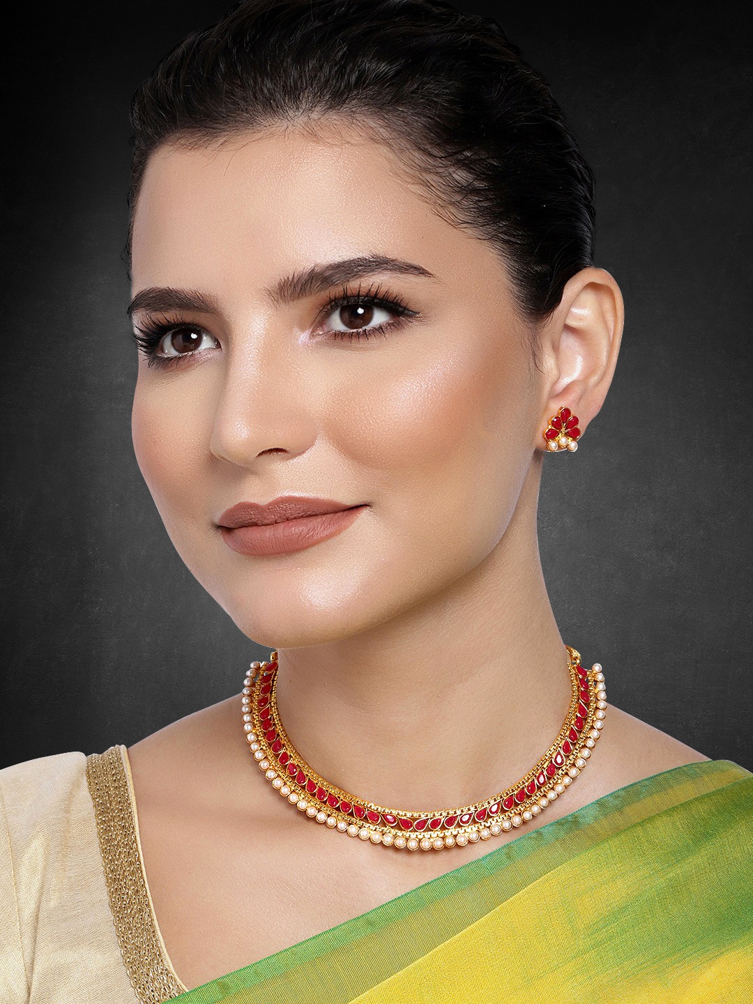 

Peora Red & White Gold-Plated Kundan Studded Jewellery Set