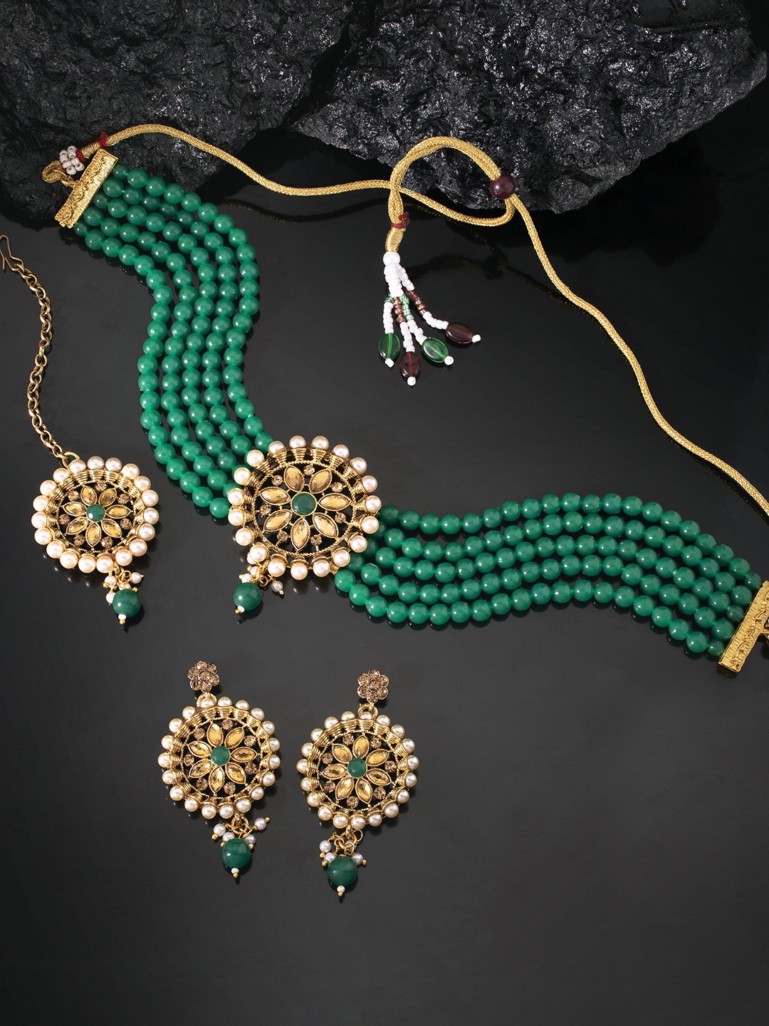 

Peora Sea Green Gold-Plated Kundan Studded Beaded Handcrafted Jewellery Set