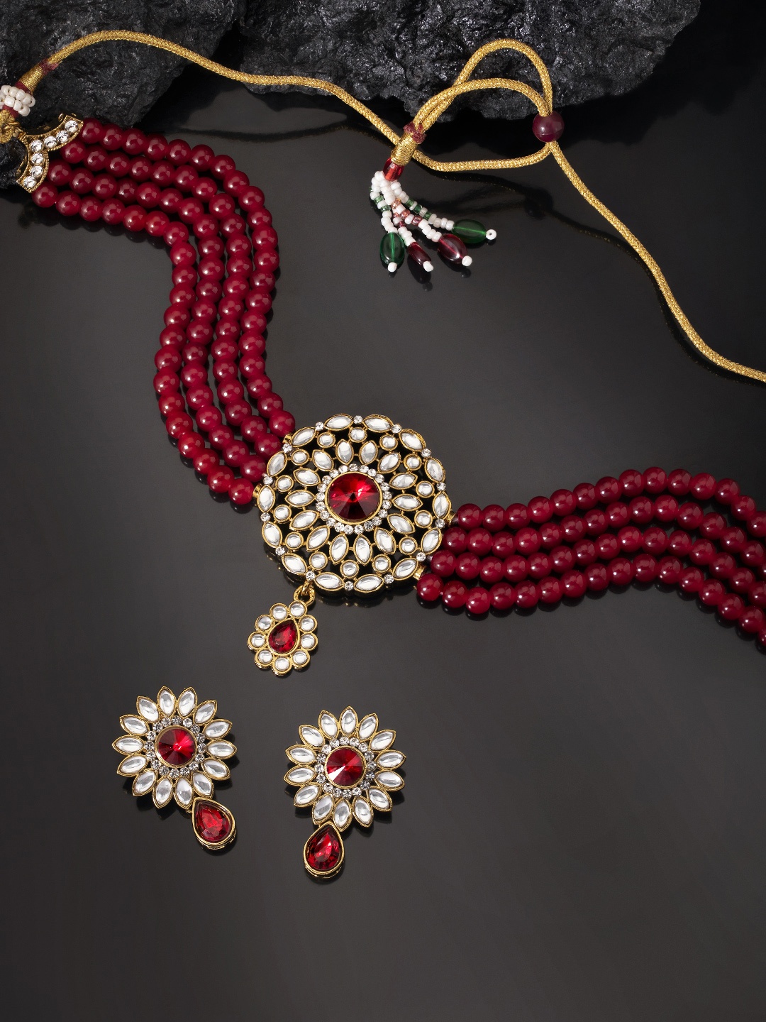 

Peora Maroon & White Gold-Plated Beaded Kundan Handcrafted Jewellery Set