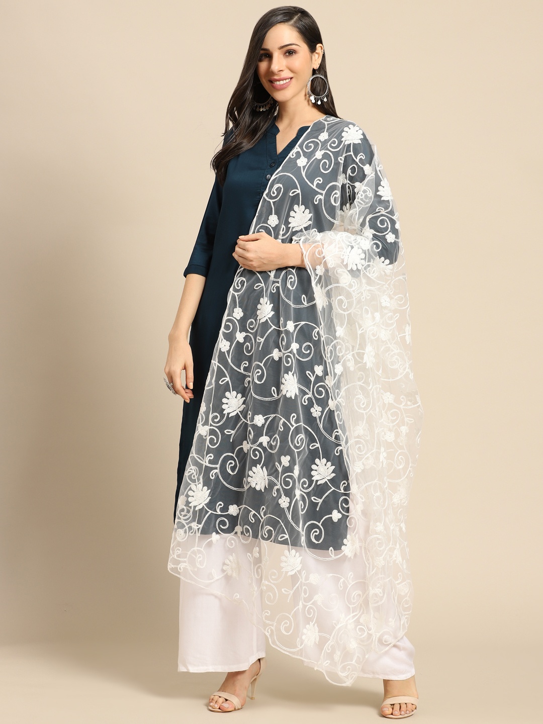 

Saadgi White Aari Embroidered Dupatta
