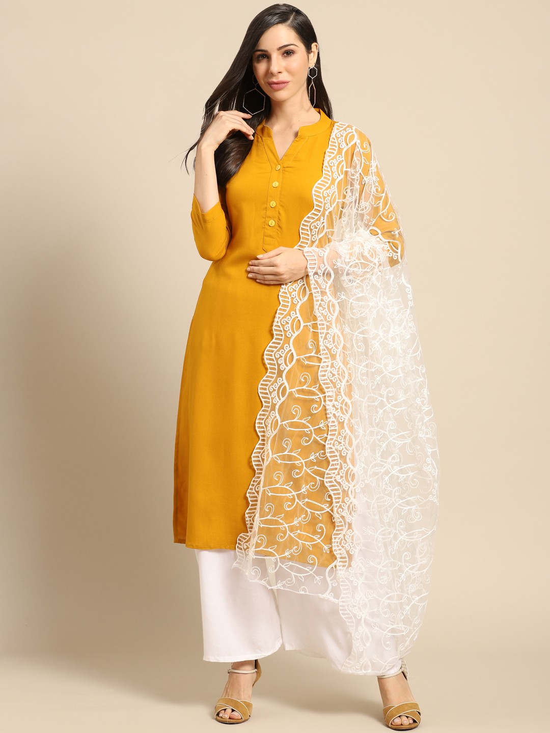 

Saadgi White Aari Embroidered Dupatta