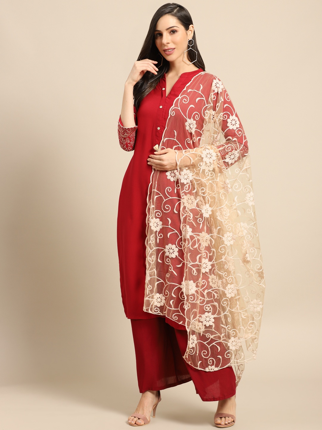

Saadgi Beige & Off-White Aari Embroidered Dupatta