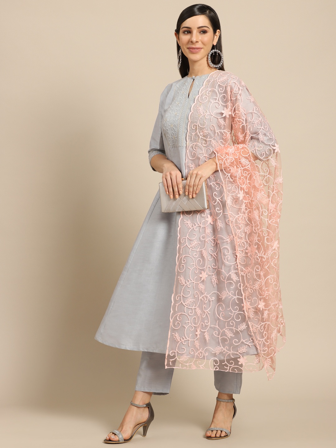 

Saadgi Peach-Coloured Aari Embroidered Net Dupatta