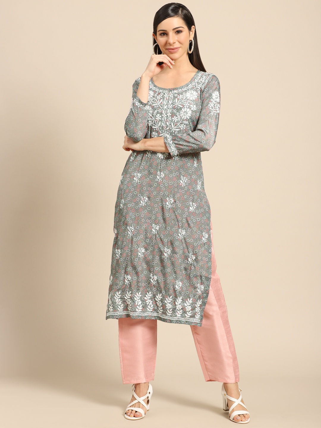 

Saadgi Women Green & White Ethnic Motifs Chikankari Embroidered Handloom Kurta