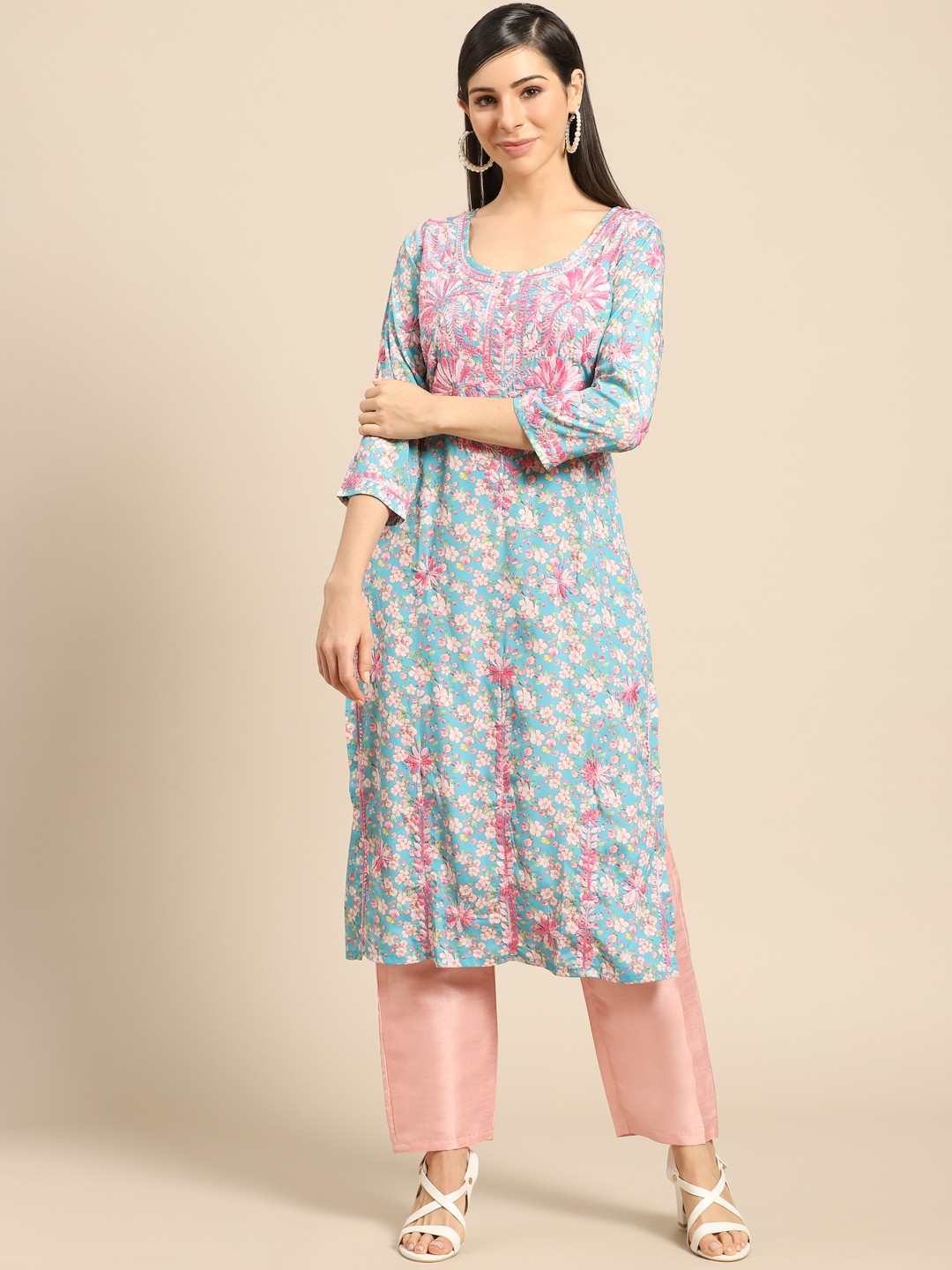 

Saadgi Women Blue & Pink Ethnic Motifs Chikankari Embroidered Handloom Kurta