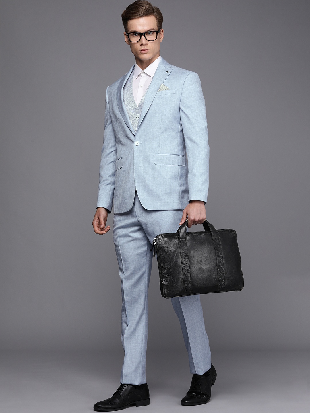 

Louis Philippe Men Blue Slim Fit Solid Single Breasted Formal Suit