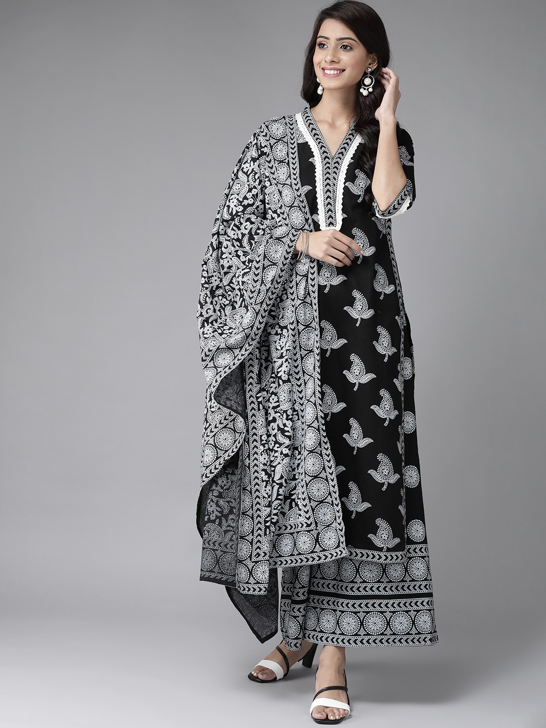 

Libas Women Black Ethnic Motifs Printed Regular Pure Cotton Kurta with Palazzos & With Dupatta