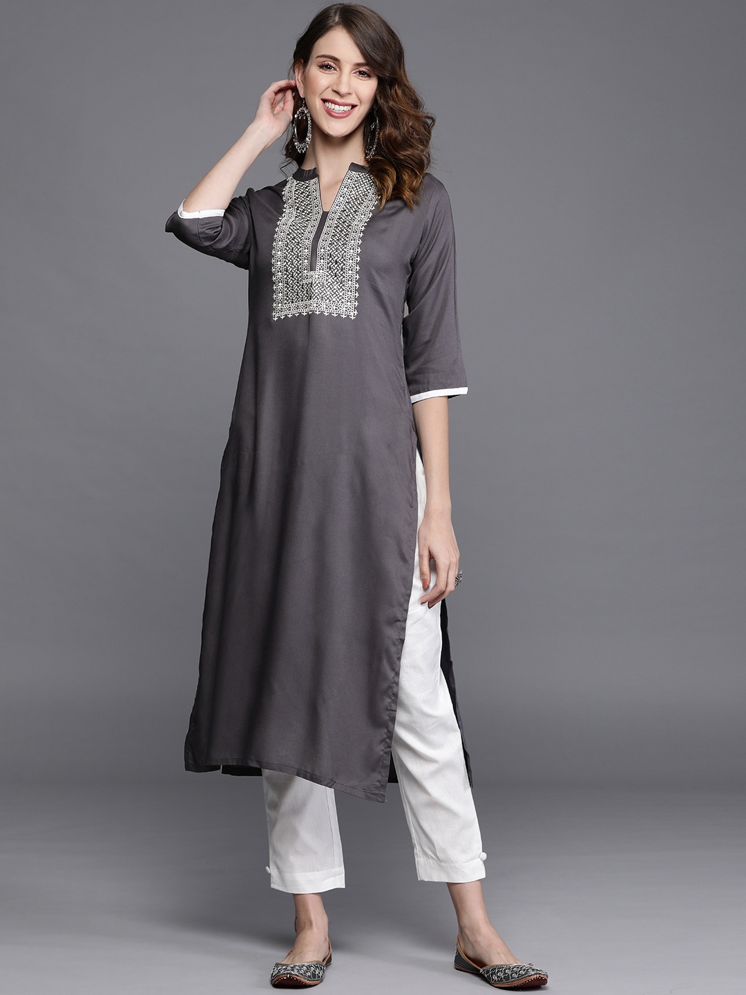 

Libas Women Charcoal Grey & White Geometric Yoke Design Thread Work Straight Kurta