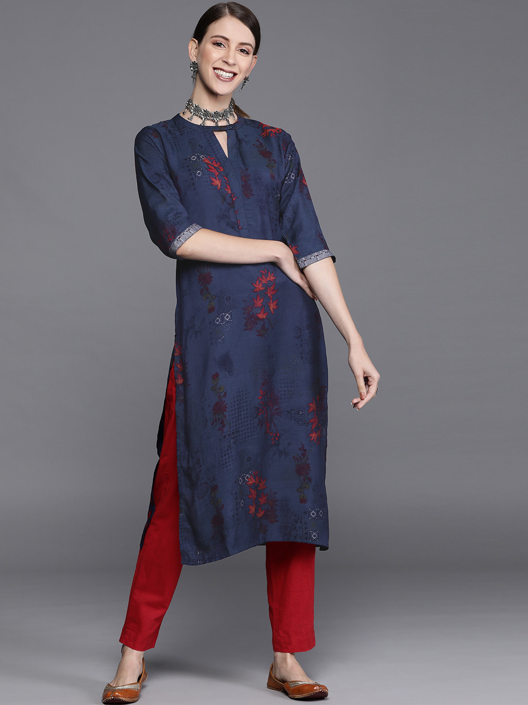 

Libas Women Navy Blue & Red Floral Printed Kurta