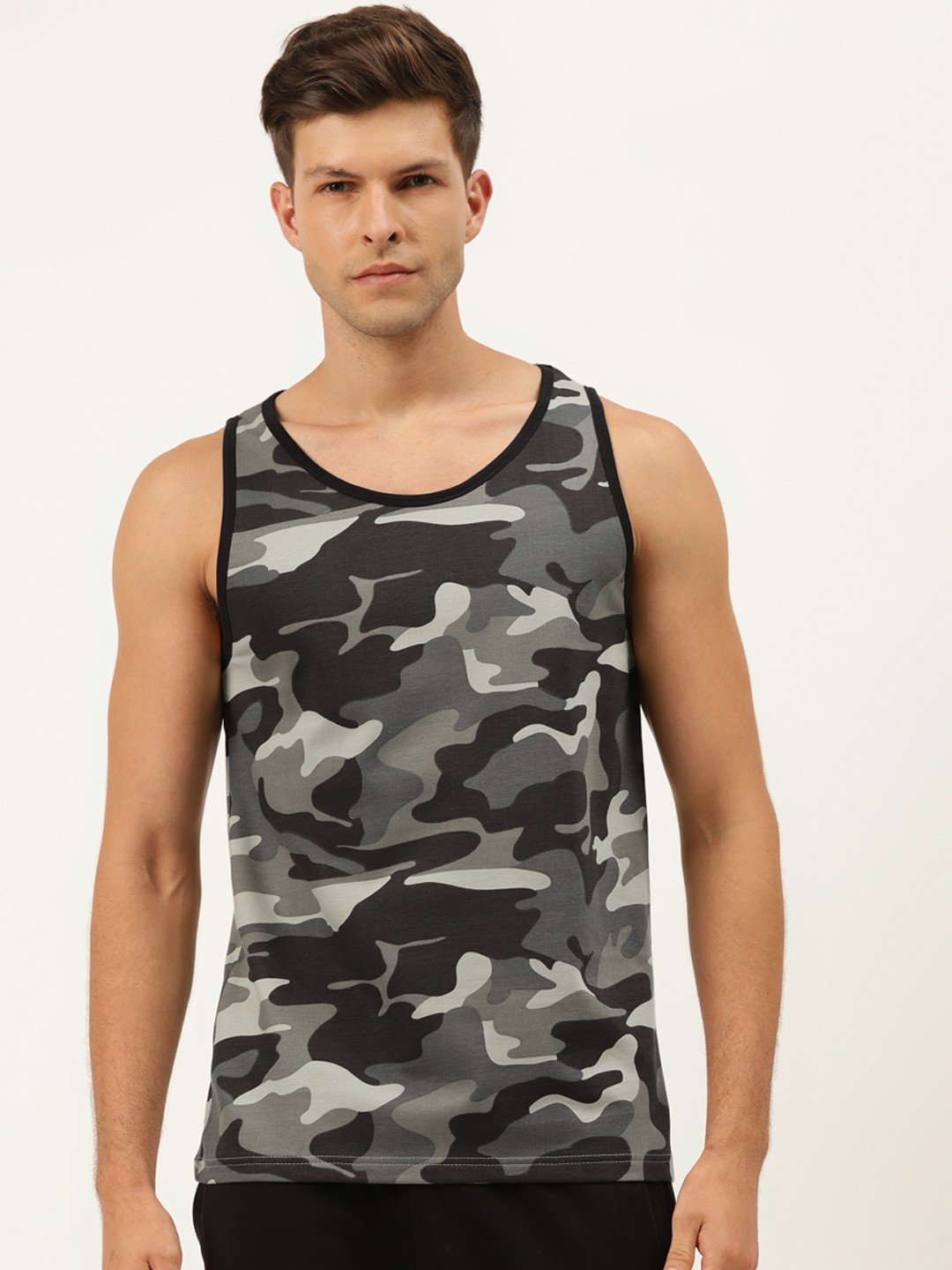 

Rodzen Men Grey & Black Camouflage Print Cotton Round Neck T-shirt