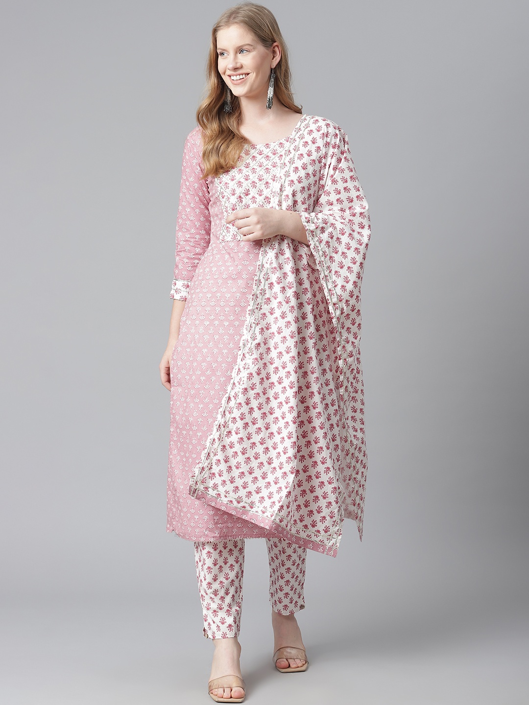 

HIGHLIGHT FASHION EXPORT Women Pink & White Pure Cotton Printed Kurta Set & Dupatta