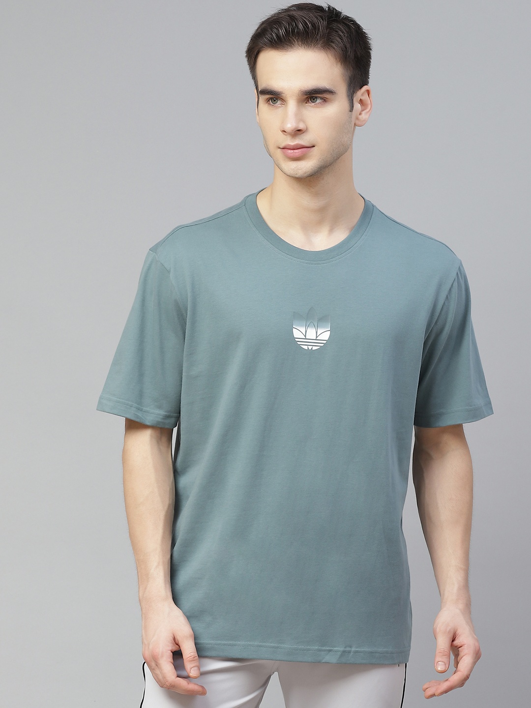 

ADIDAS Originals Men Grey Adicolor 3D Trefoil Graphic Solid Round Neck Pure Cotton Sustainable T-shirt