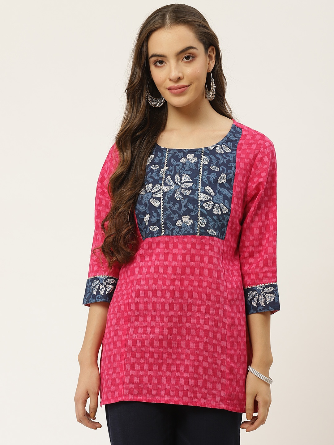

FABRIC FITOOR Women Pink & Navy Blue Pure Cotton Ethnic Printed Straight Kurti