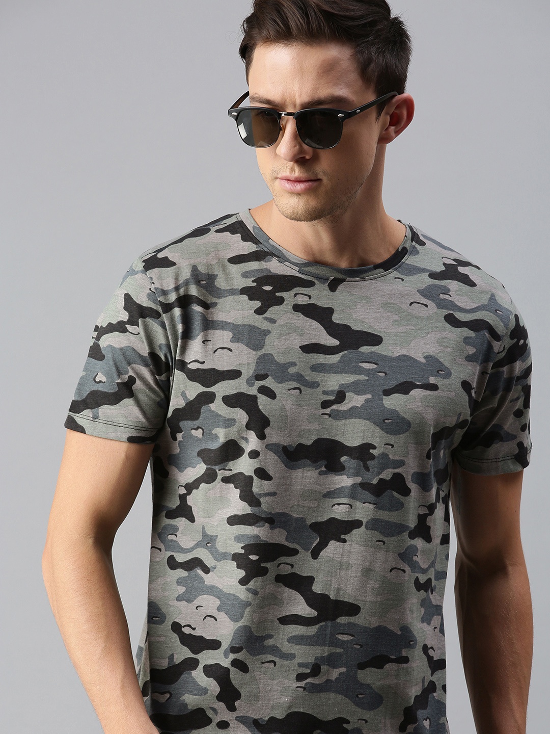 

Urbano Fashion Men Black Grey Camouflage Printed Slim Fit Pure Cotton T-shirt