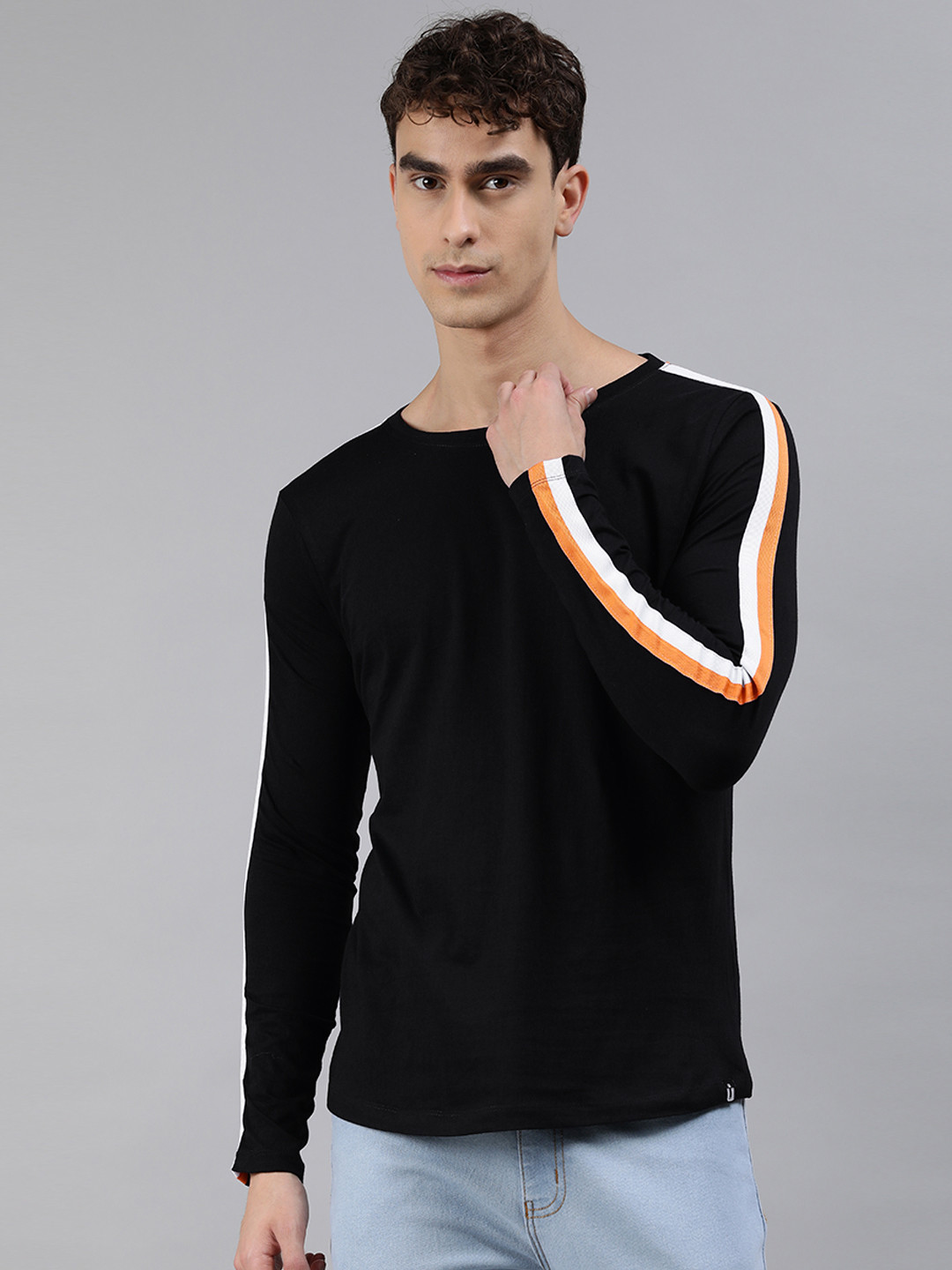 

Urbano Fashion Men Black Solid Round Neck Pure Cotton T-shirt With Striped Detailing
