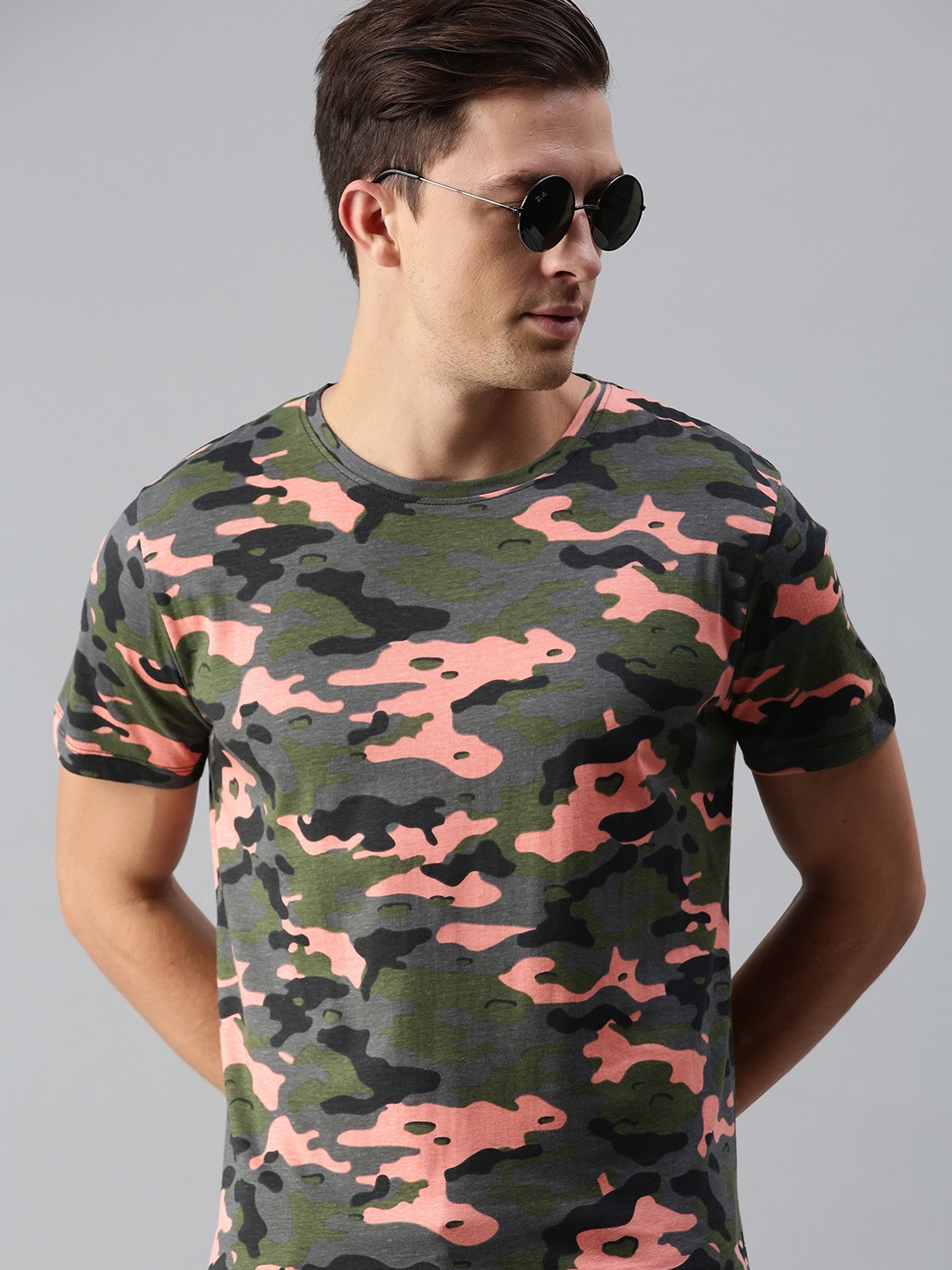 

Urbano Fashion Men Green Coral Camouflage Printed Slim Fit Pure Cotton T-shirt