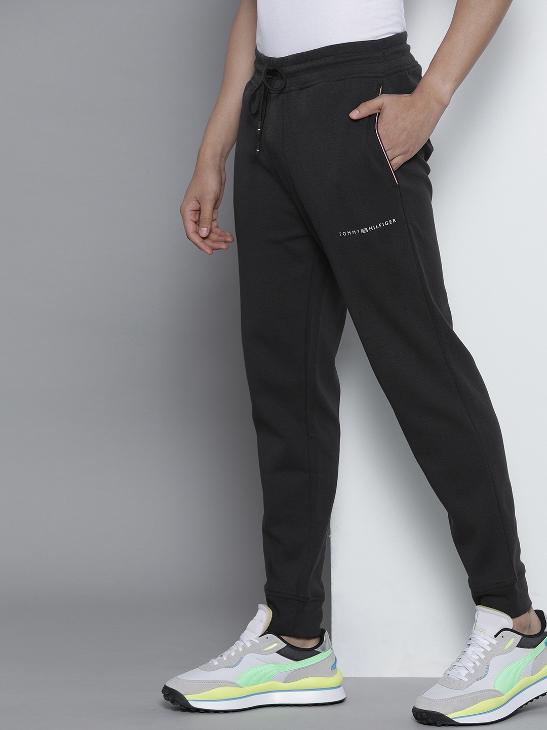 

Tommy Hilfiger Men Black Solid Regular Fit Joggers