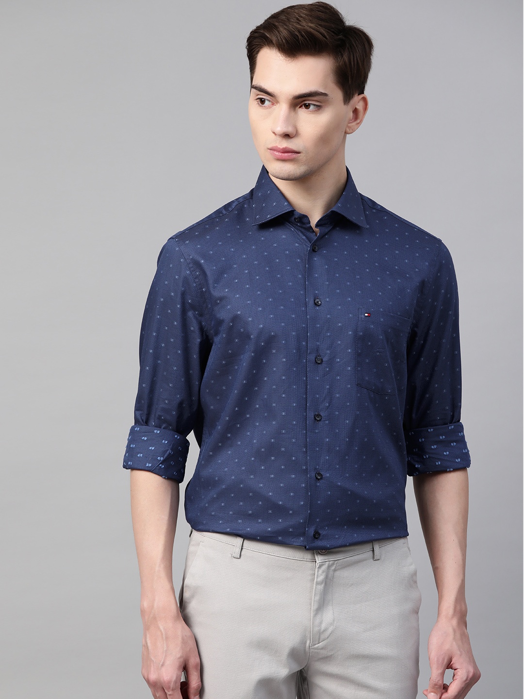 

Tommy Hilfiger Men Navy Blue Micro Checks Cotton Dobby Tailored Casual Shirt