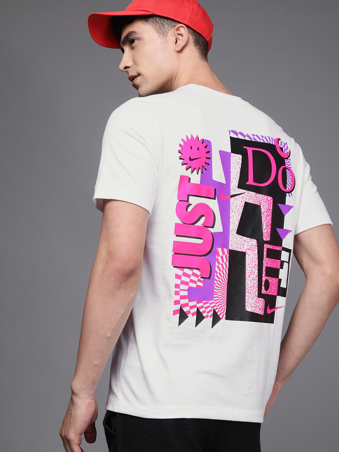 

Nike Men White Back Printed Standard Fit Round Neck Pure Cotton T-shirt