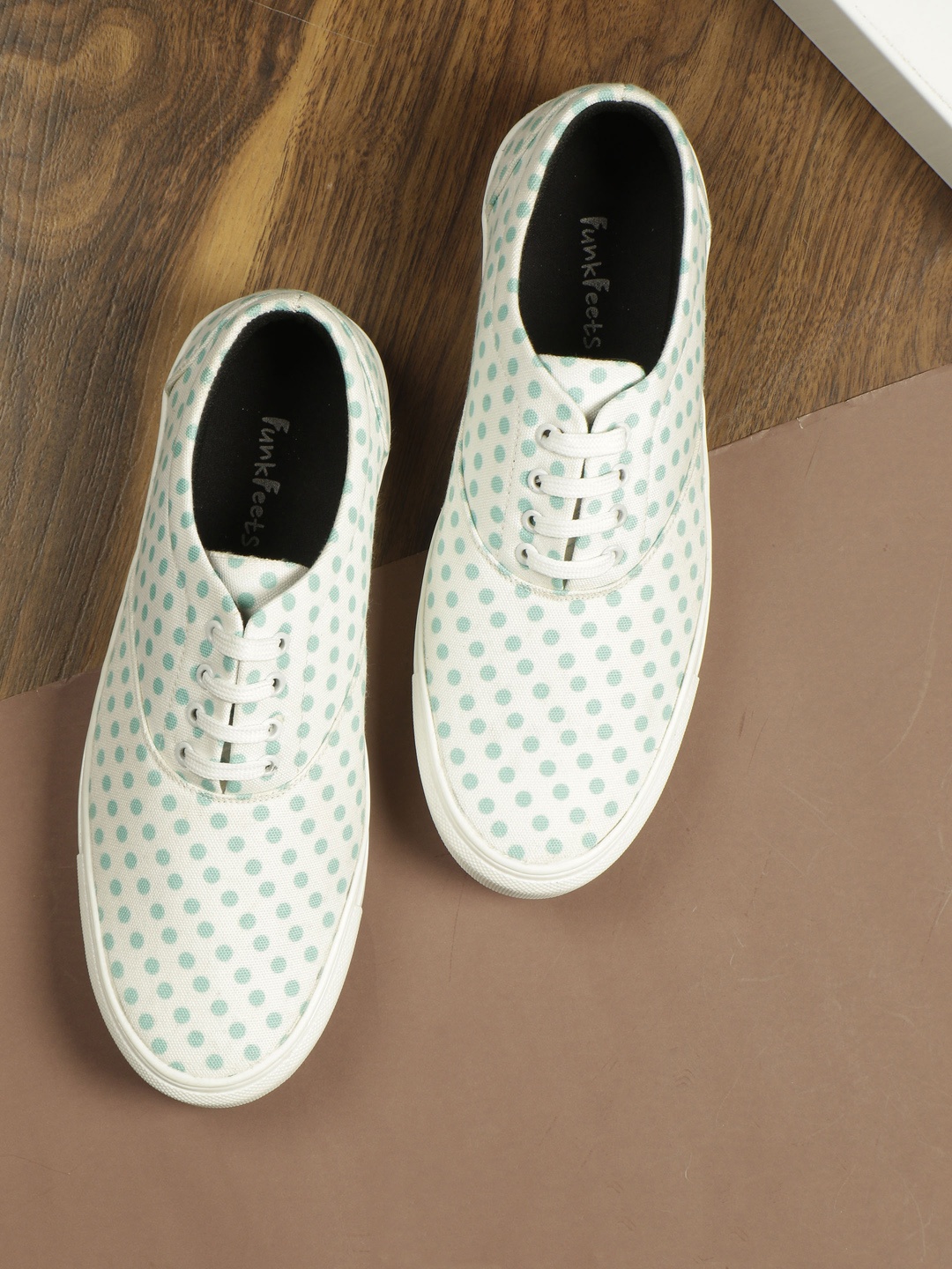 

FF FUNKFEETS Unisex White & Mint Green Polka Dot Print Sneakers