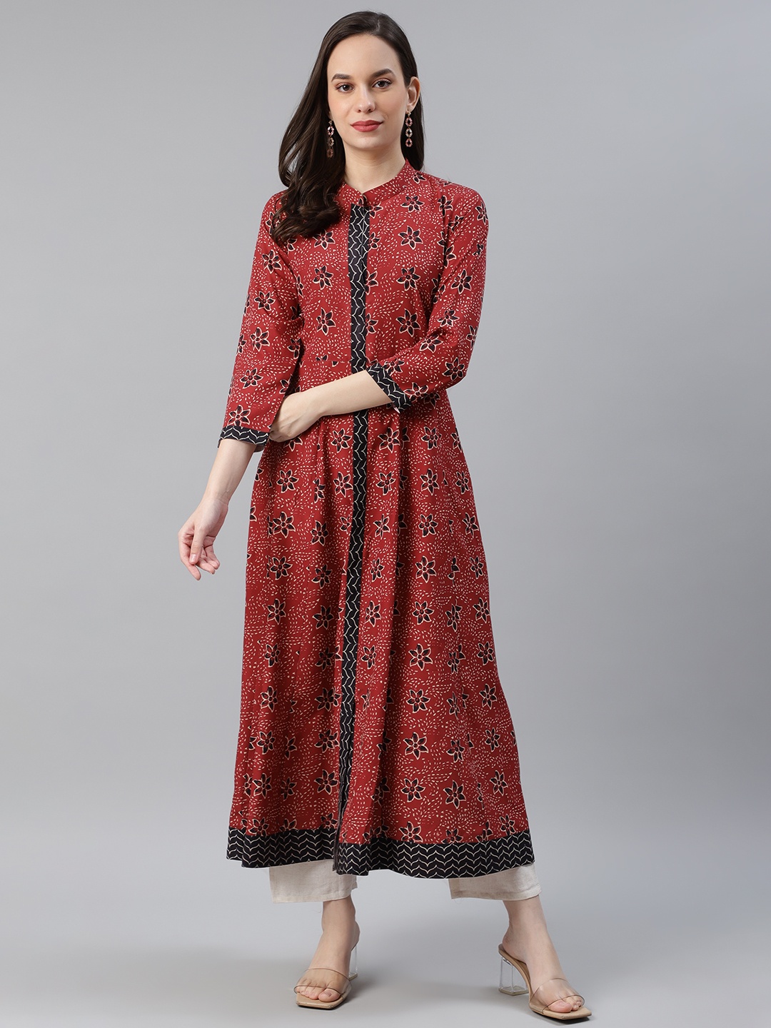 

AHIKA Women Rust Brown & Beige Floral Printed Floral Kurta