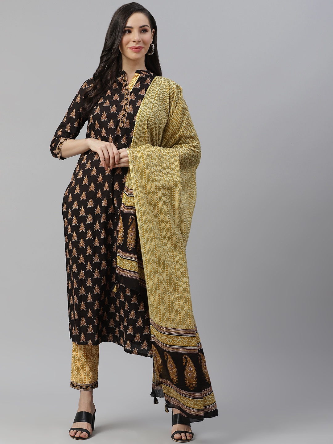 

AHIKA Women Black & Olive Green Ethnic Motifs Printed Cotton Kurta with Trousers & Dupatta