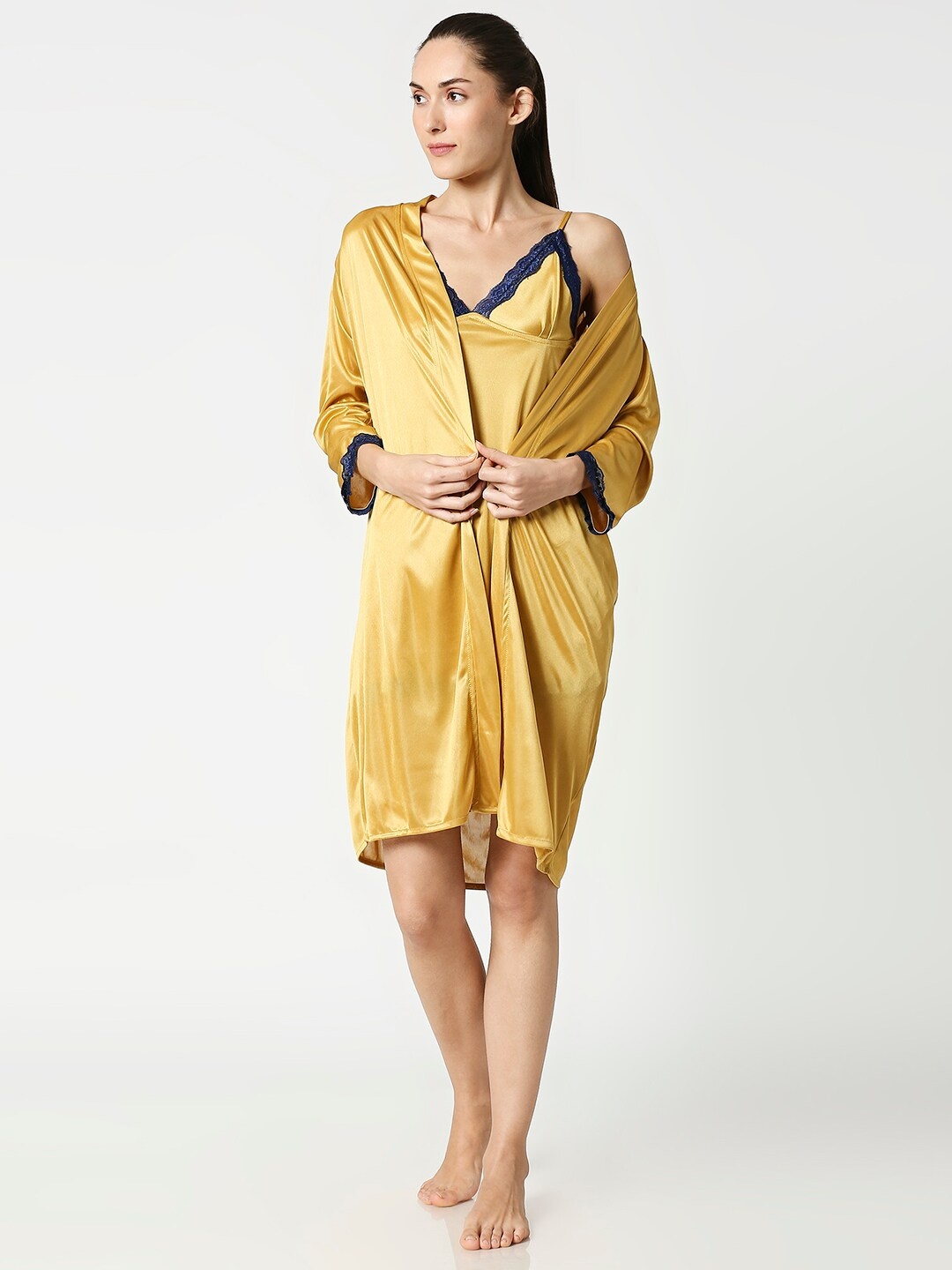 

AV2 Gold-Toned Solid Nightdress with Robe